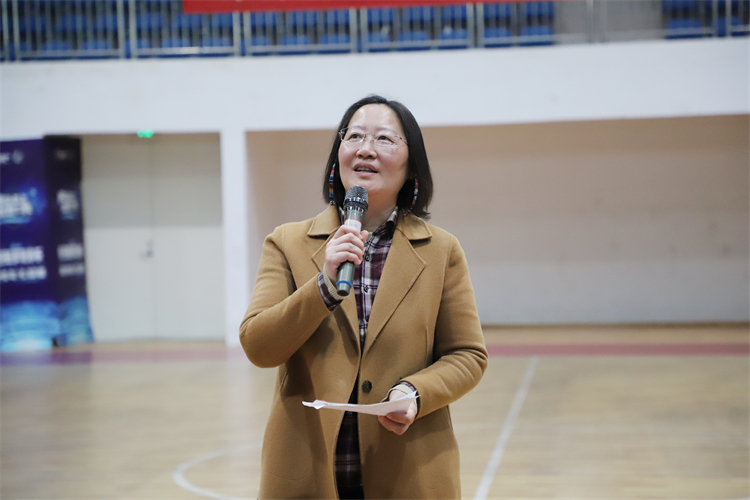图片1：郑州中学校长助理、国际部主任刘高利作动员讲话.jpg